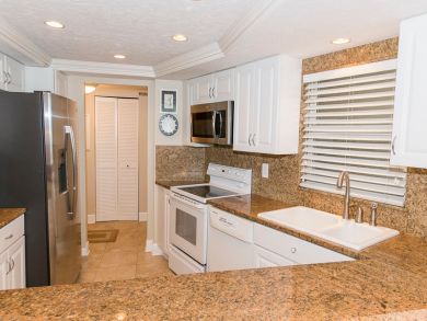 This 2 bedroom has GULF Views Best Beach Community on Siesta